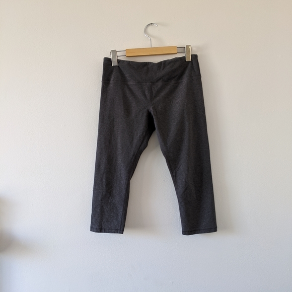 Lululemon gray cropped leggings